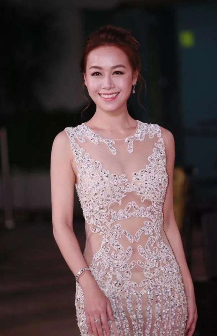 Trở thành Á hậu, Huỳnh Tâm Dĩnh thuận lợi phát triển sự nghiệp nghệ thuật.