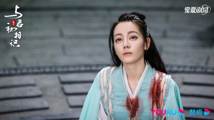 Địch Lệ Nhiệt Ba nhiều lần bị nhận xét không hợp cổ trang