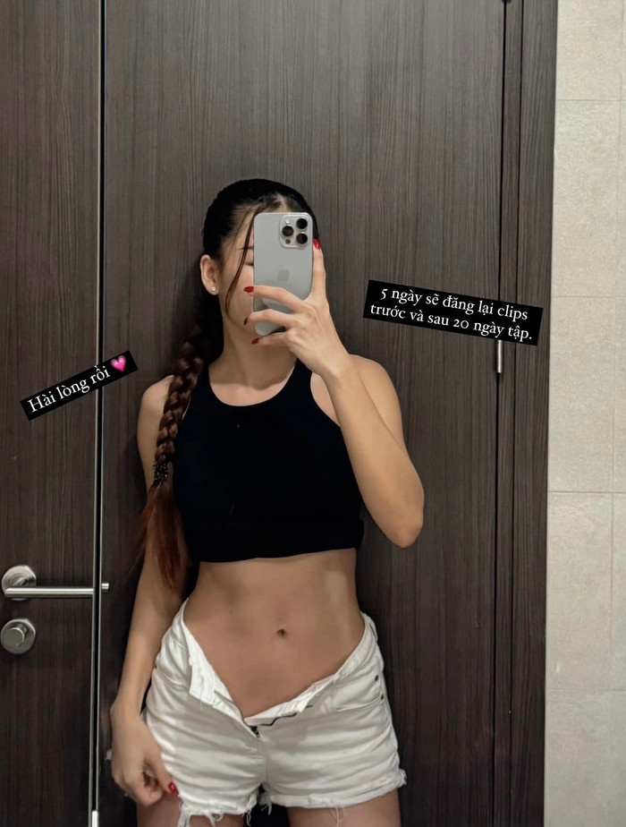 Bên cạnh đó, cô cũng đặc biệt nghiêm ngặt trong quy trình giữ dáng. Lượt xem dòng thời gian, người đẹp sinh năm 1991 vẫn chăm chỉ tập luyện và không bỏ bê cơ thể dù chỉ một ngày.  