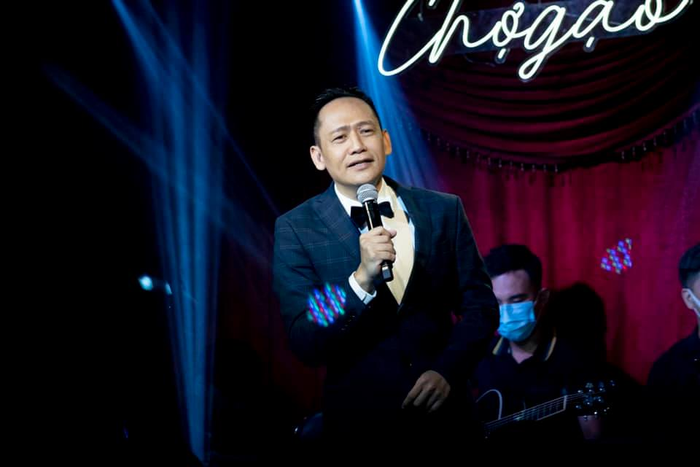 Duy Mạnh yêu cầu Tuấn Hưng ứng trước 3 tỷ. 