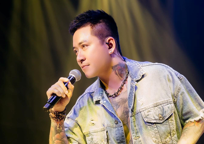 Tuấn Hưng gửi lời thách thức Duy Mạnh cùng làm liveshow với anh. 