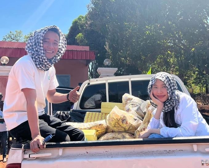 Mặc dù có nhiều tin đồn xoay quanh chuyện tình cảm, Quang Linh vẫn giữ vững lập trường không công khai mối quan hệ riêng tư lên mạng xã hội.