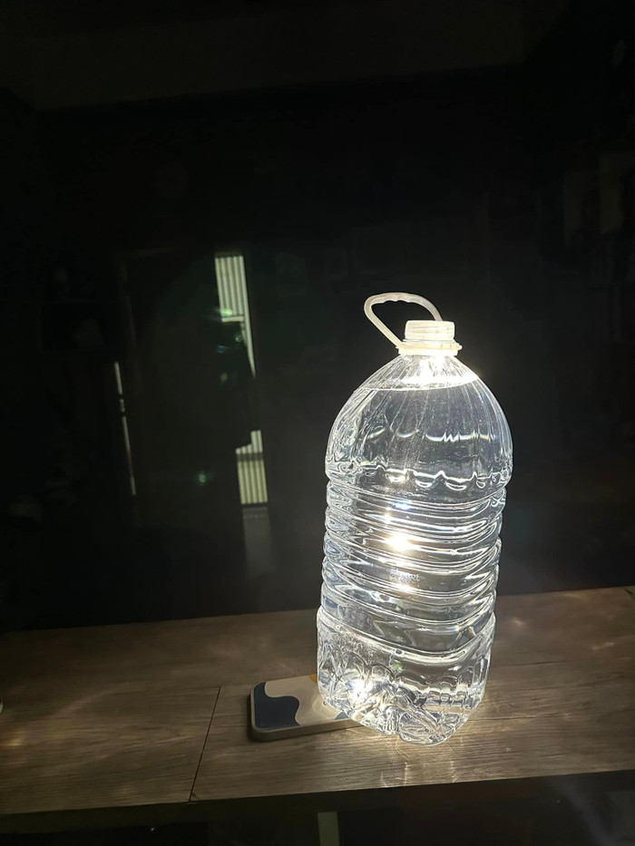 Mất điện mùa mưa bão, hãy thắp sáng cả căn nhà bằng cách cực kỳ đơn giản này Ảnh 2