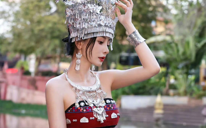 Nữ diễn viên sở hữu đôi gò bồng đảo gợi cảm nhất Trung Quốc khiến Lưu Diệc Phi cũng phải lép vế Ảnh 2