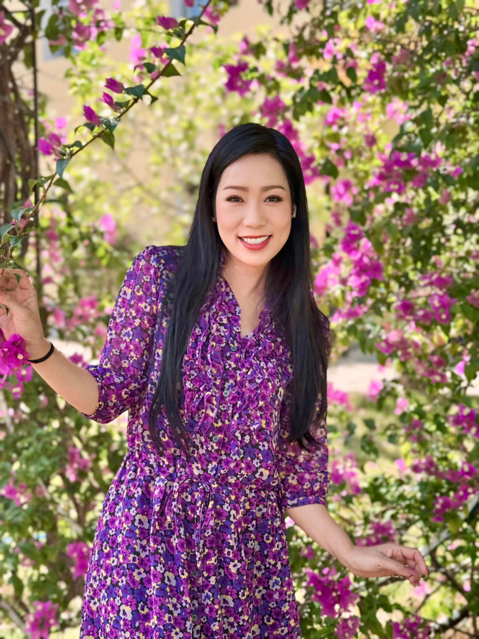 Trịnh Kim Chi khoe nhan sắc trẻ đẹp ở tuổi ngoài 50.