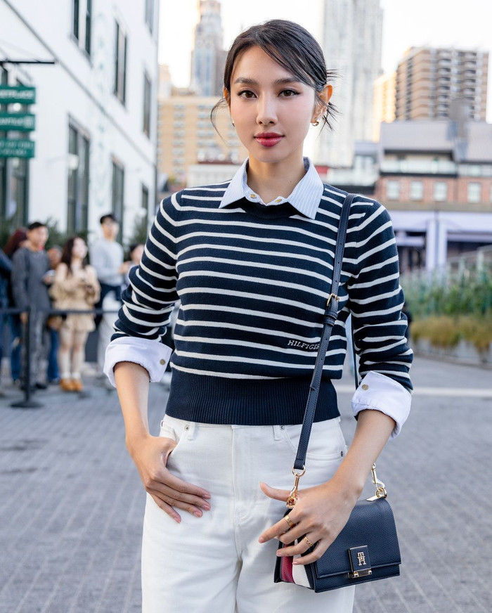 Tuần lễ thời trang New York (New York Fashion Week) đang là sự kiện tâm điểm, nhận được sự quan tâm của giới mộ điệu toàn cầu. Trong đó, sàn runway của nhà mốt Tommy Hilfiger tiếp tục chứng minh sức hút của mình khi chào đón hàng loạt ngôi sao tên tuổi. Nổi bật trong dàn khách mời phải kể đến sự xuất hiện bộ đôi nhan sắc Jisoo (BLACKPINK) và Miss Grand International 2021 - Nguyễn Thúc Thùy Tiên.