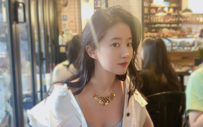 Lưu Diệc Phi xấu nhất nhà Ảnh 2