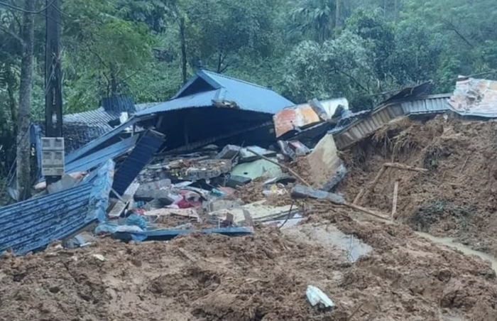 Hiện trường vụ sạt lở đất tại xóm Má Mư, xã Cuối Hạ. Ảnh: NDCC