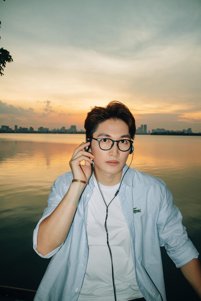 Đình Tú gửi lời chúc mừng tới đoàn làm phim Gặp em ngày nắng và đại gia đình VFC. 