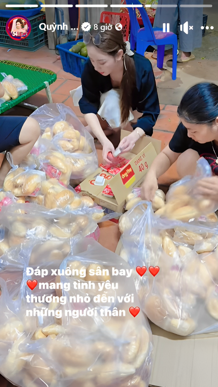 Kết thúc lịch trình tại Khánh Hòa, Quỳnh Kool nhanh chóng tham gia cứu trợ đồng bào đang bị ảnh hưởng trực tiếp bởi cơn bão số 3.