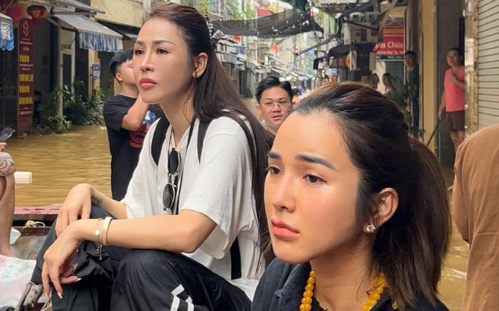 Vợ chồng Ưng Hoàng Phúc, Quế Vân bị chỉ trích khi đi từ thiện vùng bão lũ Ảnh 2