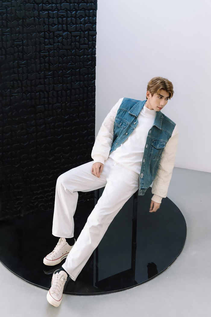 Luke D là nghệ sĩ thuộc hãng đĩa quốc tế.