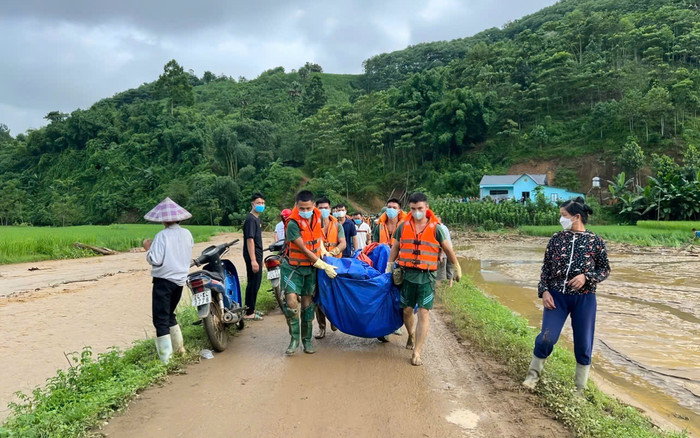 Kỳ tích Làng Nủ: Tìm thấy 2 hộ dân với 8 người chạy thoát trong vụ lũ quét kinh hoàng Ảnh 2