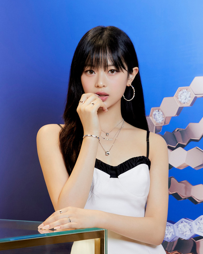 Sự việc của thành viên Hanni gây xôn xao cộng đồng mạng.