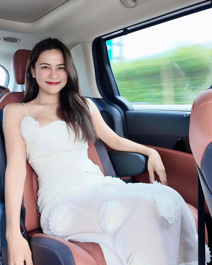 Ca sĩ Hà Nhi nói gì khi nhận gạch đá ủng hộ người dân bão lũ 1.000 đồng? Ảnh 1