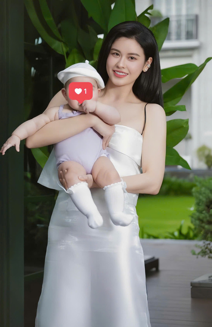 Dân tình háo hức chờ nữ ca sĩ sinh thêm 'tập nữa'.