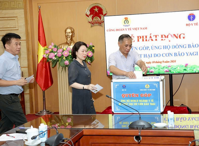Ca sĩ Thủy Tiên bị gọi tên giữa 'bão' sao kê Ảnh 1