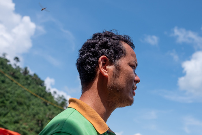 Anh Hoàng Văn Duân chỉ kịp hô hào kêu vợ con tháo chạy sau tiếng nổ lớn.