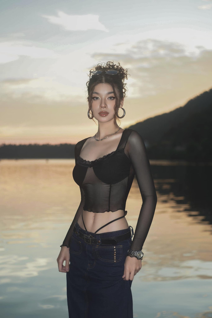 Võ Hoài Anh với màn dậy thì thành công, xinh đẹp hết nấc.