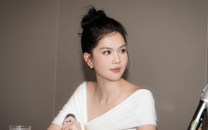 Ngọc Trinh quyên góp 100 triệu sau khi tặng 5000 phần quà cho bà con vùng lũ Ảnh 2