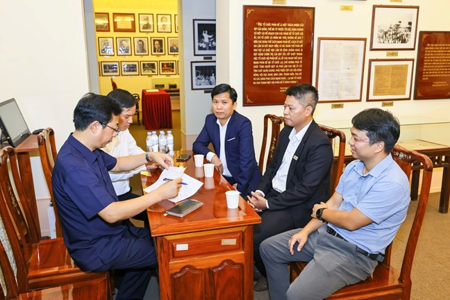 Mặt trận Tổ quốc tiếp nhận và sẽ tiếp tục sao kê, công khai thông tin tổ chức, cá nhân ủng hộ đồng bào bị thiệt hại do mưa lũ. Ảnh: Phạm Đông