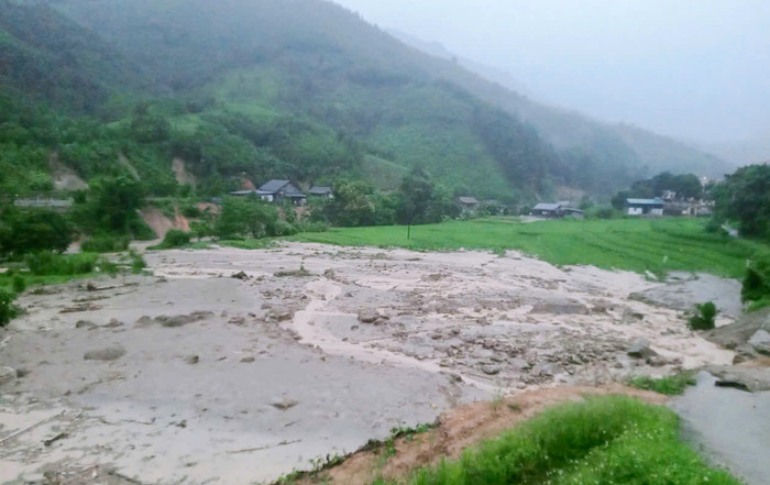 Bão số 3 gây sạt lở ở nhiều nơi tại Lào Cai. 