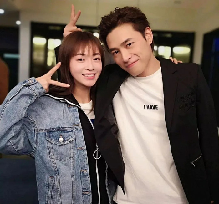 Ngô Cẩn Ngôn kết hôn với Hồng Nghiêu sau nhiều lần phủ nhận mối quan hệ giữa 2 người.