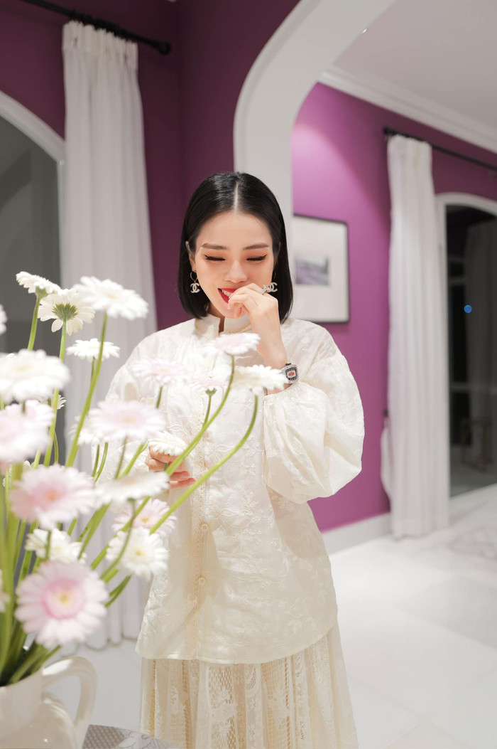 Được biết Lệ Quyên mới đón mẹ ruột từ thành phố Hà Nội vào thành phố Hồ Chí Minh để cùng sinh sống, tiện quan tâm, chăm sóc. Ảnh: FBNV