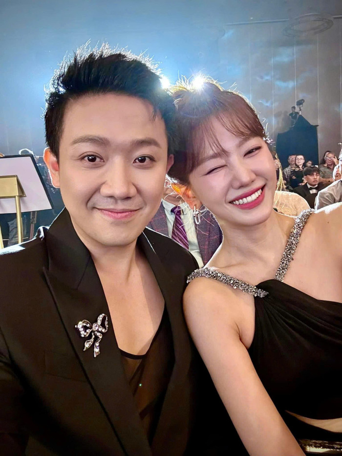 Cặp đôi bên nhau thập kỉ, tình yêu luôn ngọt ngào như thuở ban đầu.