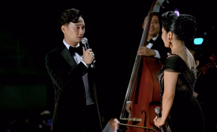 MC Thành Trung đặt câu hỏi 'ứng xử' cho diva Mỹ Linh tại Chung kết Miss Universe Vietnam 2024.