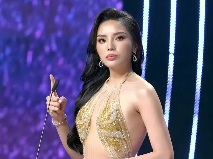Nhan sắc, vóc dáng, trí tuệ và cả bản lĩnh đều được Hoa hậu Kỳ Duyên thể hiện trọn vẹn qua lăng kính đêm chung kết.