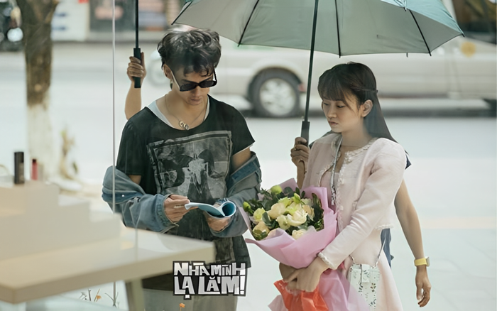 Nhan Phúc Vinh và Lê Bống tại hậu trường phim Nhà Mình Lạ Lắm cách đây 1 năm.