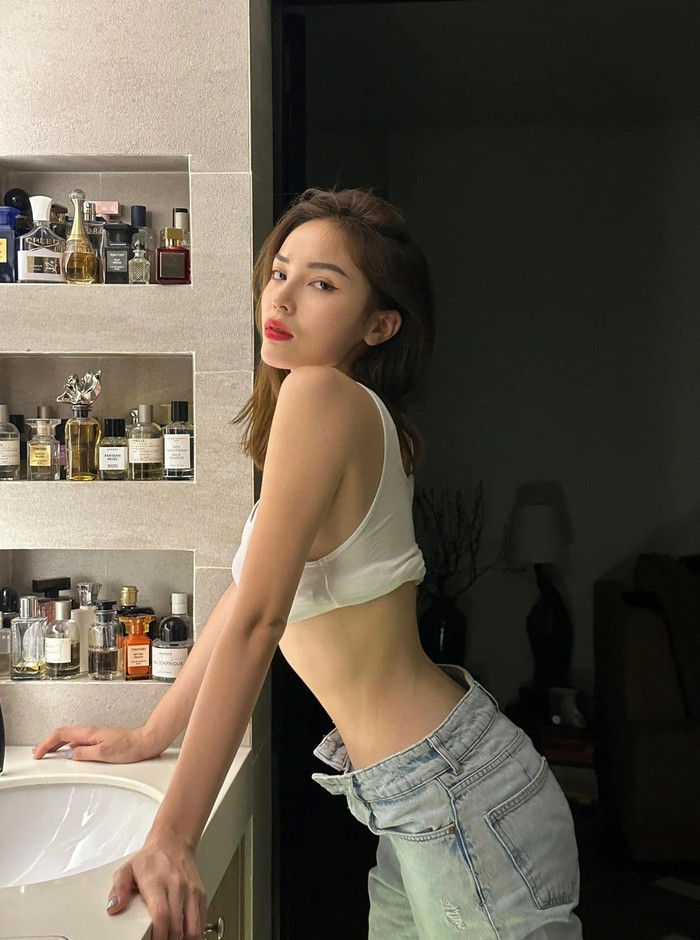 Kỳ Duyên sở hữu nhiều chai nước hoa đắt tiền. 