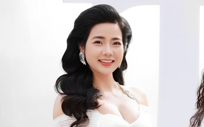 Mỹ nhân U50 có đôi 'gò bồng đảo' nóng bỏng nhất VFC, nhiều lần chặt đẹp Lệ Quyên Ảnh 2