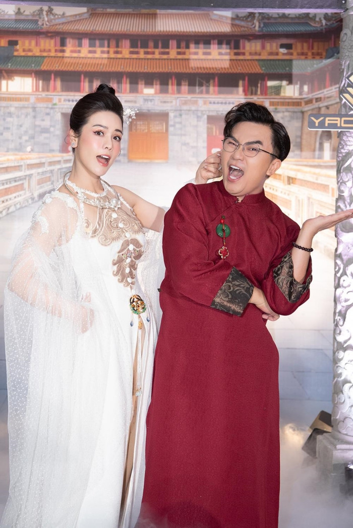 Nhật Kim Anh cho biết Đại Nghĩa sẽ trực tiếp đến các khu vực chịu ảnh hưởng nặng của bão và được chính quyền địa phương hướng dẫn trong việc cứu trợ bão lũ. 