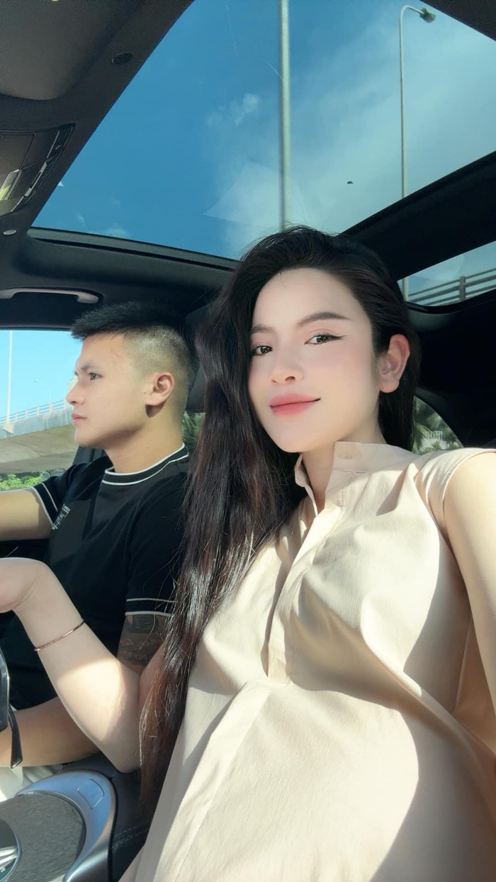 Cuộc sống sau khi kết hôn của Quang Hải và Chu Thanh Huyền nhận được sự quan tâm.