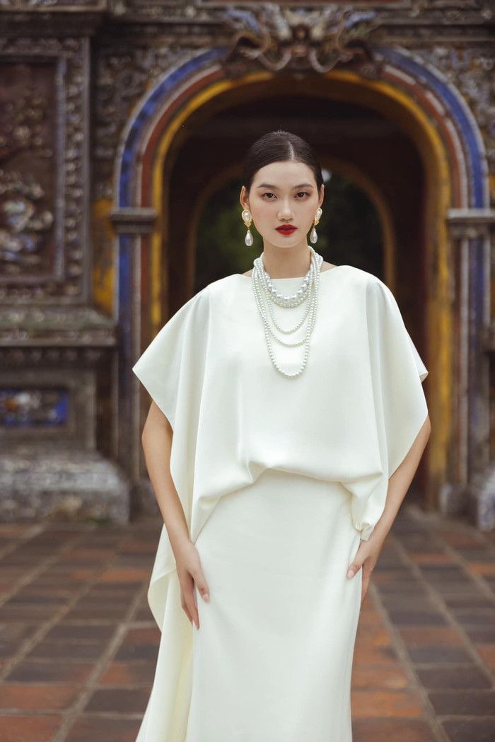Khi quyết tâm chinh phục đường đua sắc đẹp, Quỳnh Anh từng cân nhắc rất kỹ. Cô tự nhận thấy bản thân mình còn nhiều thứ chưa hoàn hảo. Tuy nhiên, chính người thầy Võ Hoàng Yến đã động viên và tiếp lửa để cô hoàn thành thật tốt hành trình tại Miss Universe Vietnam. 