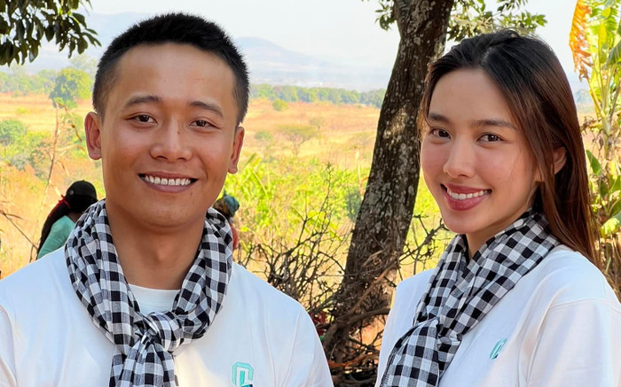 Vừa góp 300 triệu, team Quang Linh Vlogs trao thêm 600 triệu cứu trợ bão lũ Ảnh 2