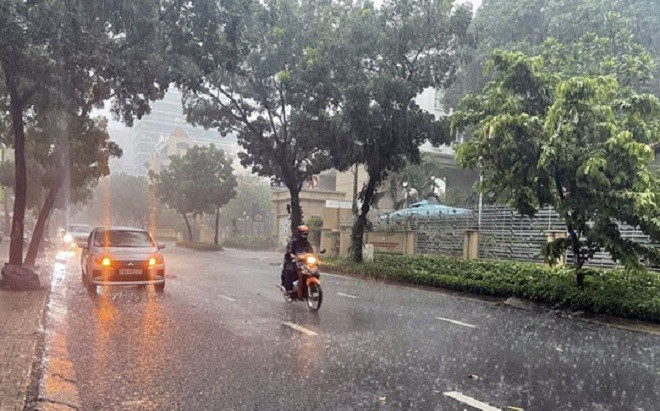 Miền Bắc lại đón mưa lớn, diễn biến bão trên biển đông gây chú ý Ảnh 2