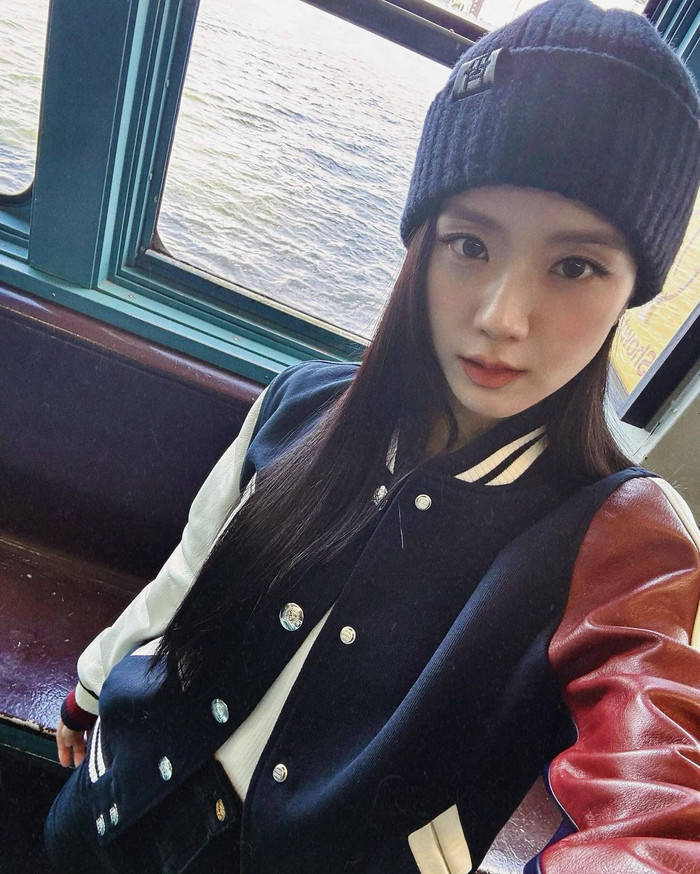 Jisoo (BLACKPINK) đưa phụ kiện nón len trở lại thành xu hướng.