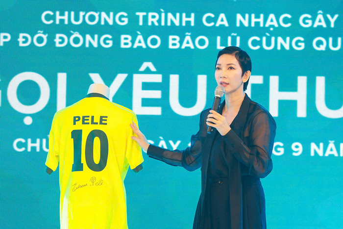 Siêu mẫu Xuân Lan tại chương trình đêm nhạc thiện nguyện tối 16/9.