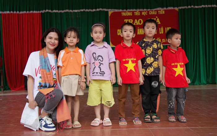 Ca sĩ Hà Nhi ủng hộ xây trường cho học sinh nghèo Ảnh 2