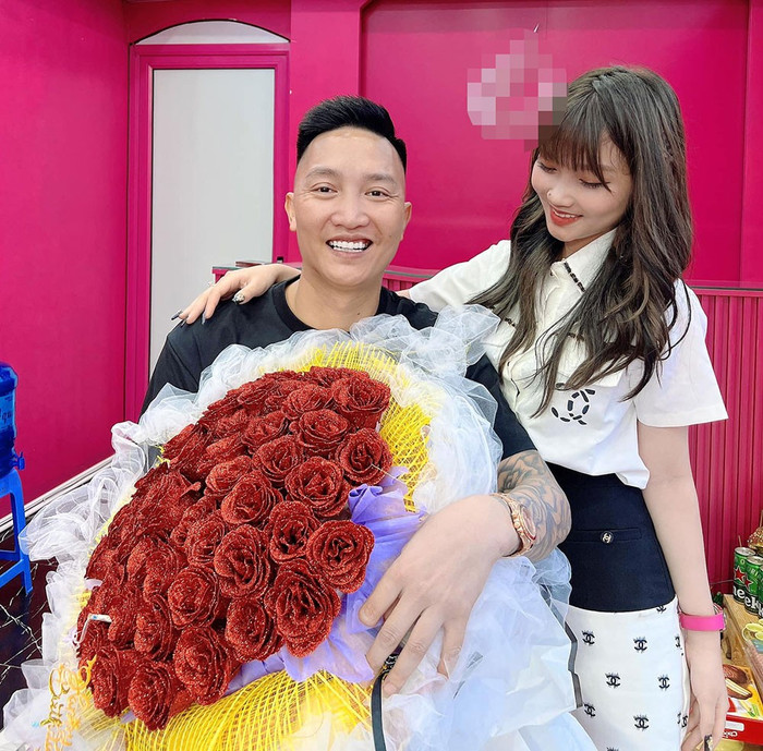 Huấn Hoa Hồng và con gái Bùi Thu Trà