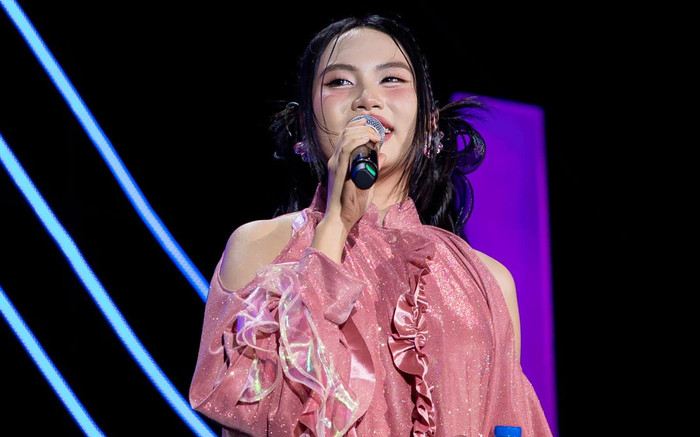 Điều gì khiến Phương Mỹ Chi xúc động khi đi diễn ở tỉnh? Ảnh 2