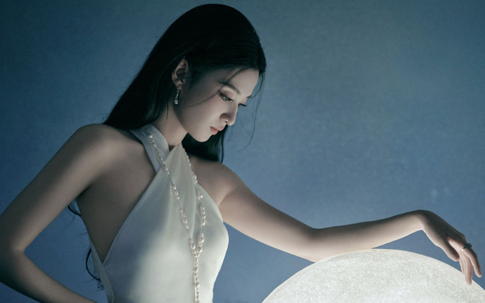 Bản sao sở hữu 3 vòng nóng bỏng hơn cả Lưu Diệc Phi là ai? Ảnh 2