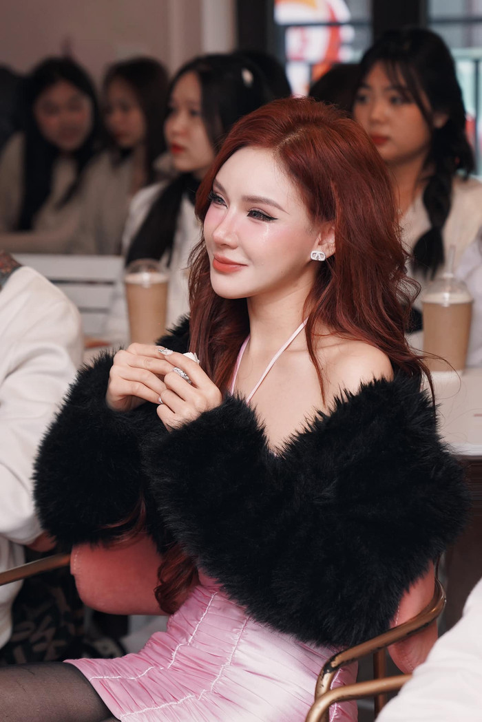 Showbiz 16/9: Yến Tatoo hy vọng được khán giả tha thứ sau khi chỉnh sửa số tiền gửi về quỹ Mặt trận Tổ quốc qua hình ảnh giao dịch. Ảnh: FBNV