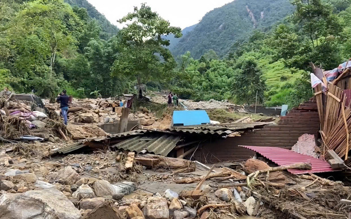 Khung cảnh hoang tàn sau trận sạt lở kinh hoàng ở thôn Nậm Tông làm 18 người chết và mất tích Ảnh 2