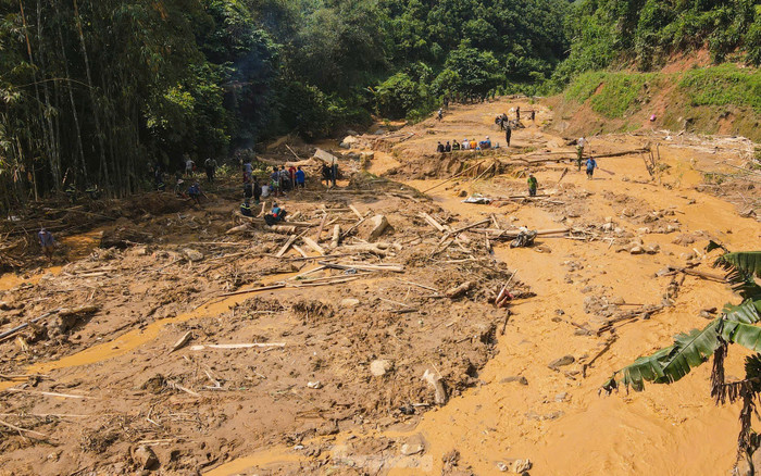 Khung cảnh hoang tàn thôn Nậm Tông sau vụ sạt lở kinh hoàng.