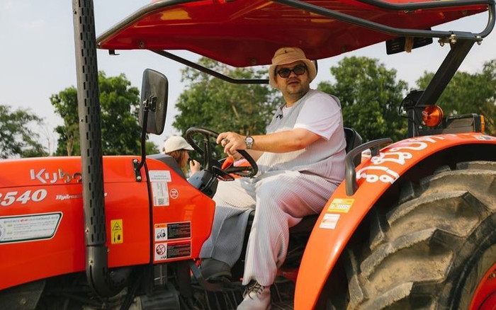 Nam ca sĩ tặng máy bay không người lái cứu trợ người dân vùng lũ lụt Ảnh 2