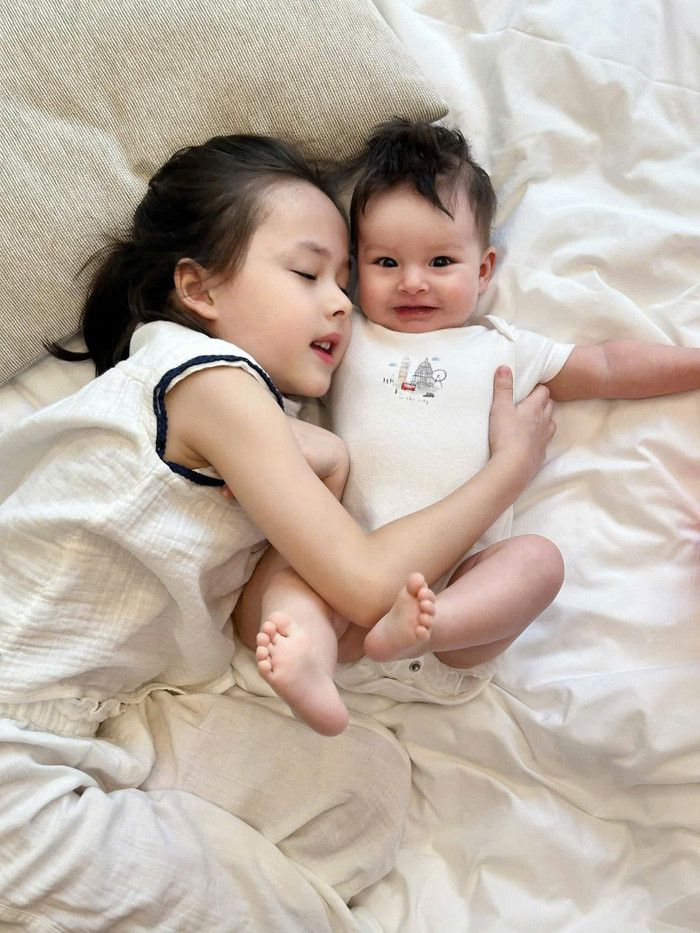 2 nhóc tỳ đáng yêu nhà Lan Phương.